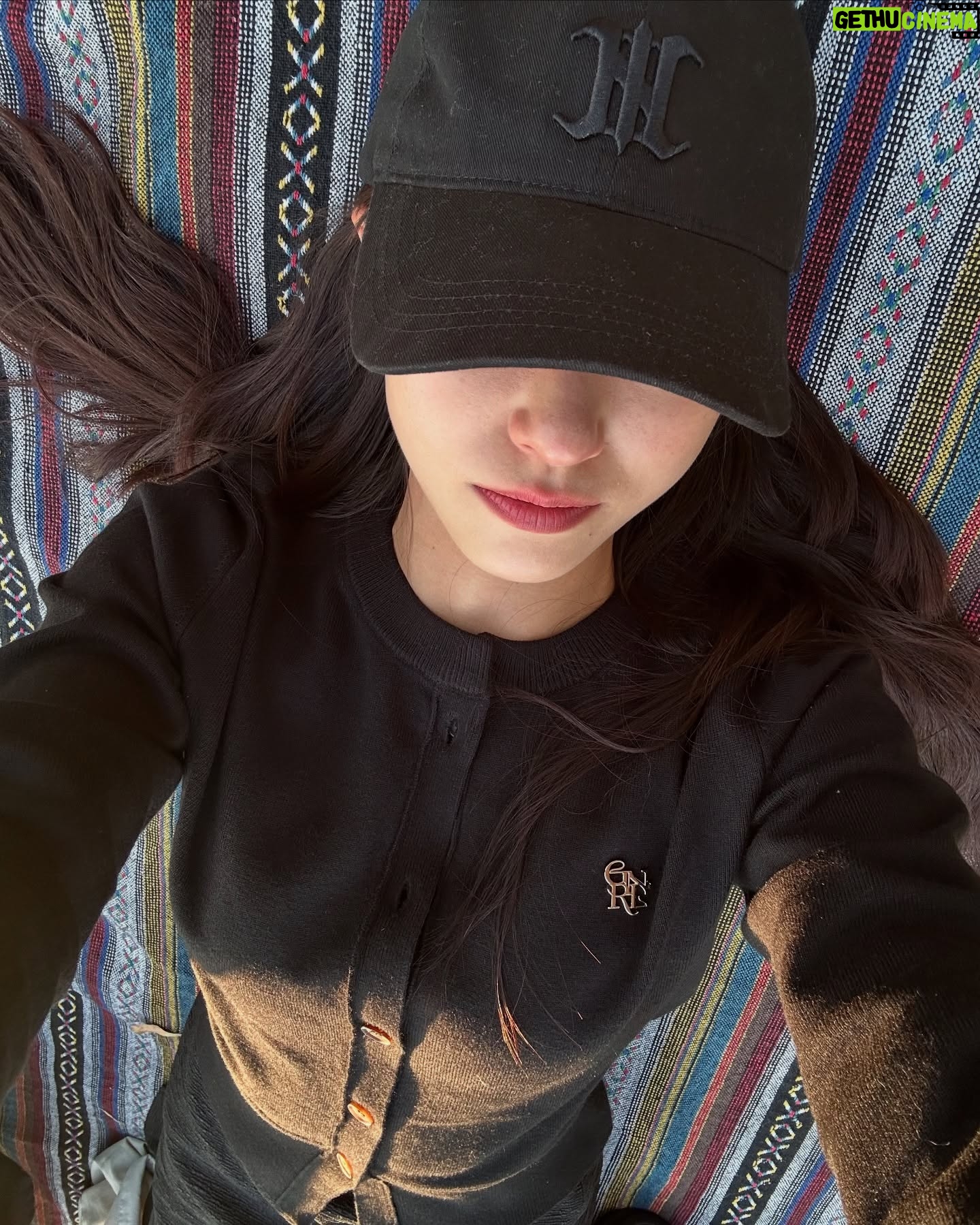 Yun Liu - 1.3K Likes - ‘
🧩