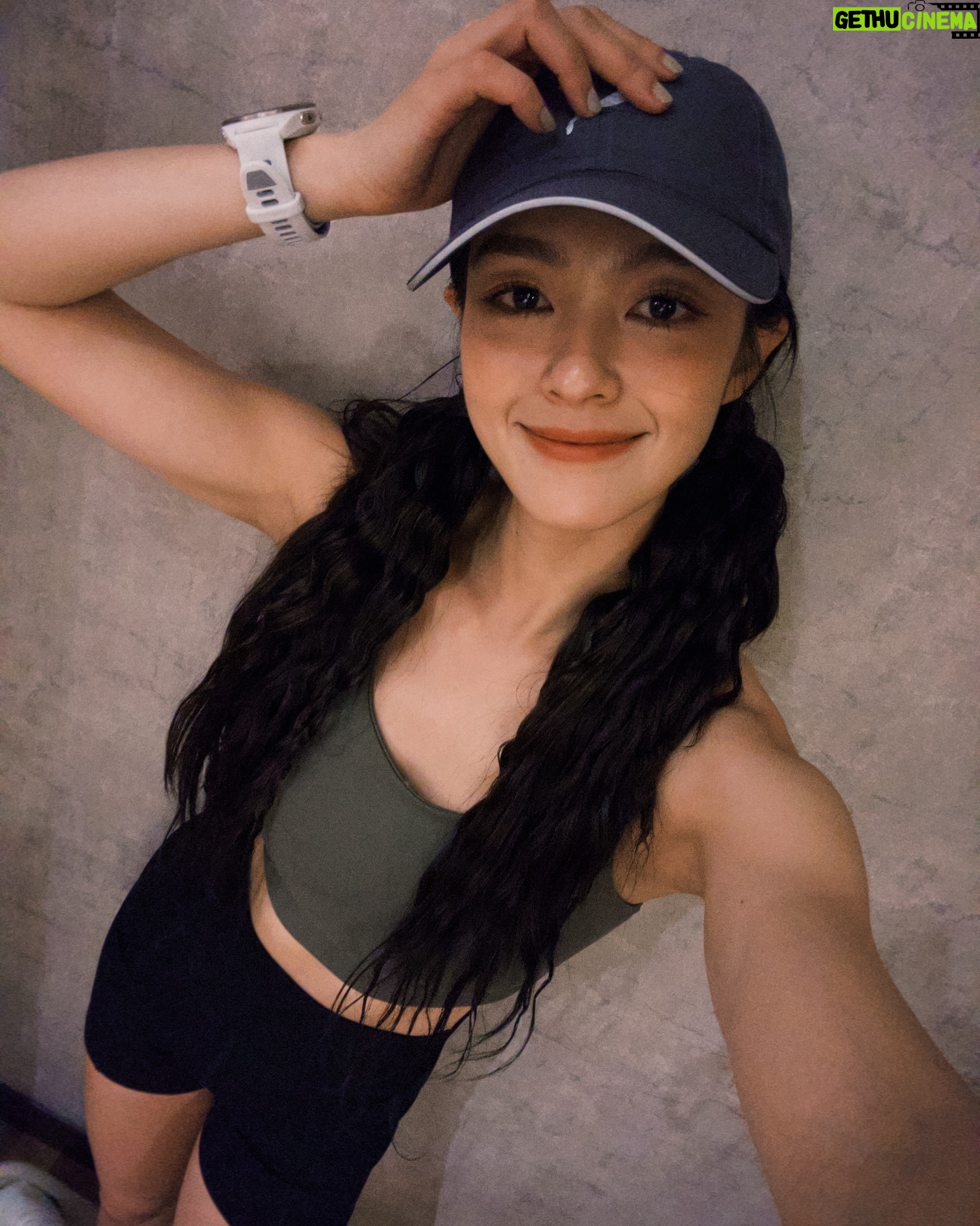 Yun Liu - 1.3K Likes - ‘
近期生活:踏出舒適圈
打破原有的規律,也很快找到了新的節奏
感恩的是,每天都還能保持運動,舒壓充電✨
然後夏天到了洗頭好累人欸🤪