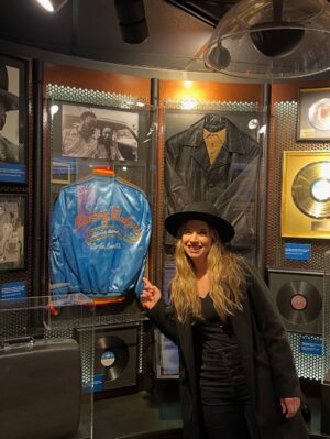 ZZ Ward Instagram - Had some fun in Memphis last week visiting Sam Phillips recording studio and the Blues Hall of Fame Museum. So wonderful to see so many blues artists I grew up listening to honored as they should be❤️ also got low key obsessed with Jesse Mae Hemphill #dirtyshine