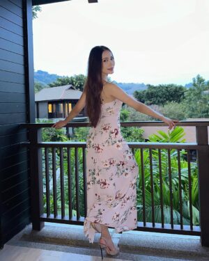 Zhanar Dugalova Instagram - 🌷🎶🌞🩷
