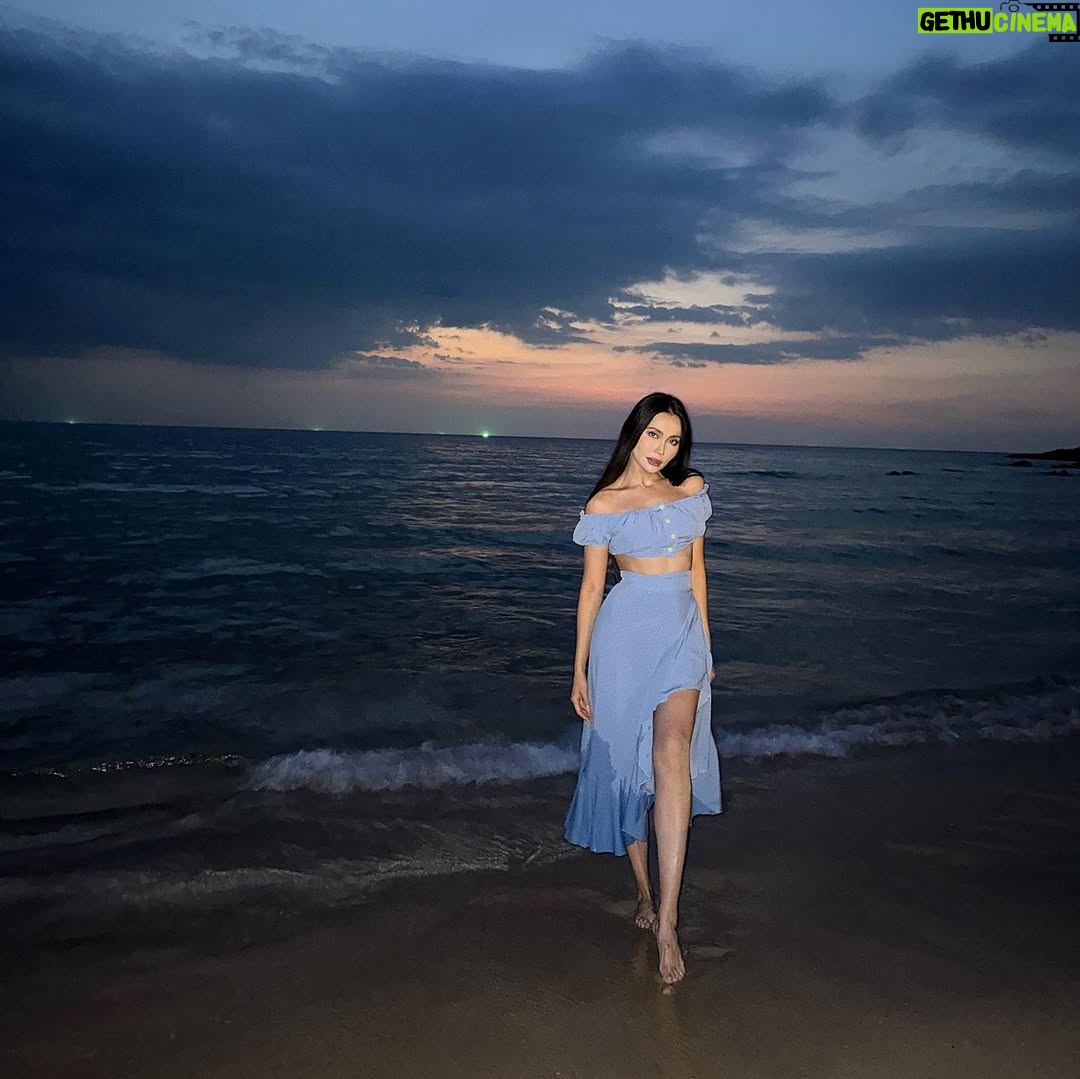 Zhanar Dugalova - 66.7K Likes - A sunset to remember šš