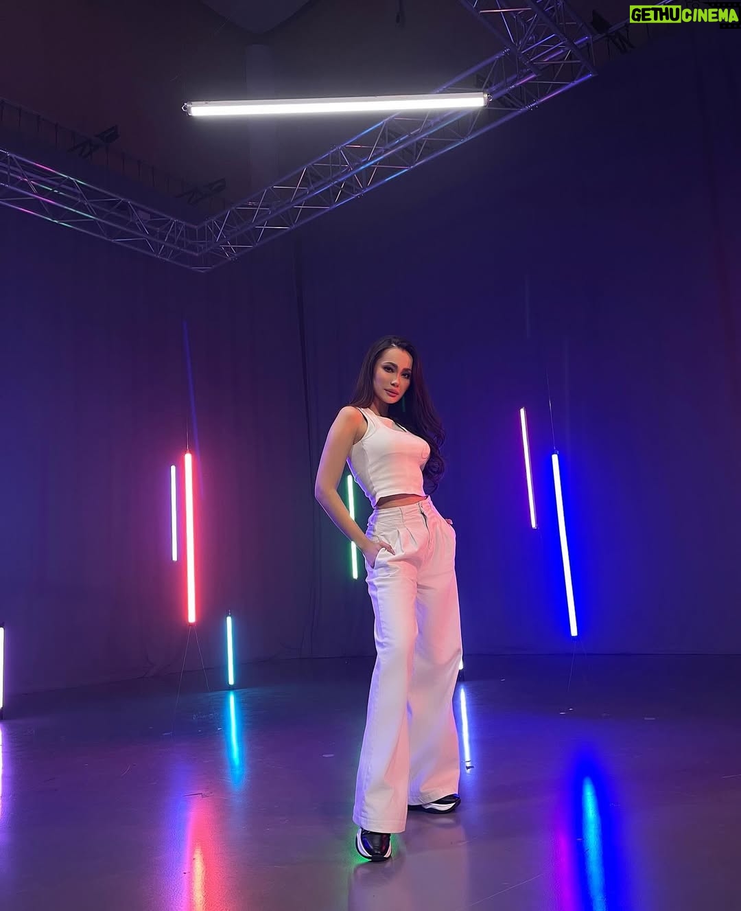 Zhanar Dugalova - 21.7K Likes - š½ļøš¬š„
