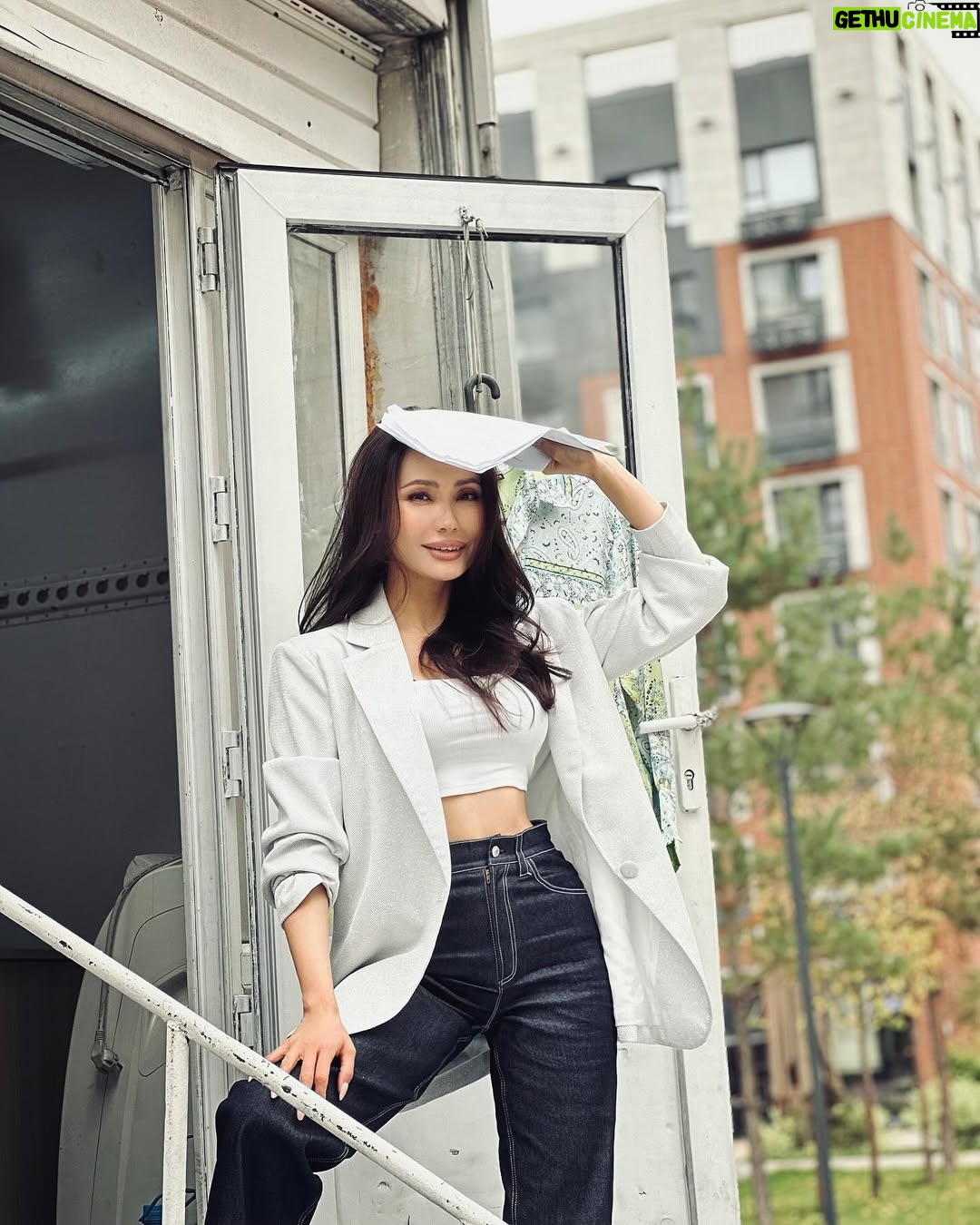 Zhanar Dugalova - 16.1K Likes - š½ļøšļøā¤ļø