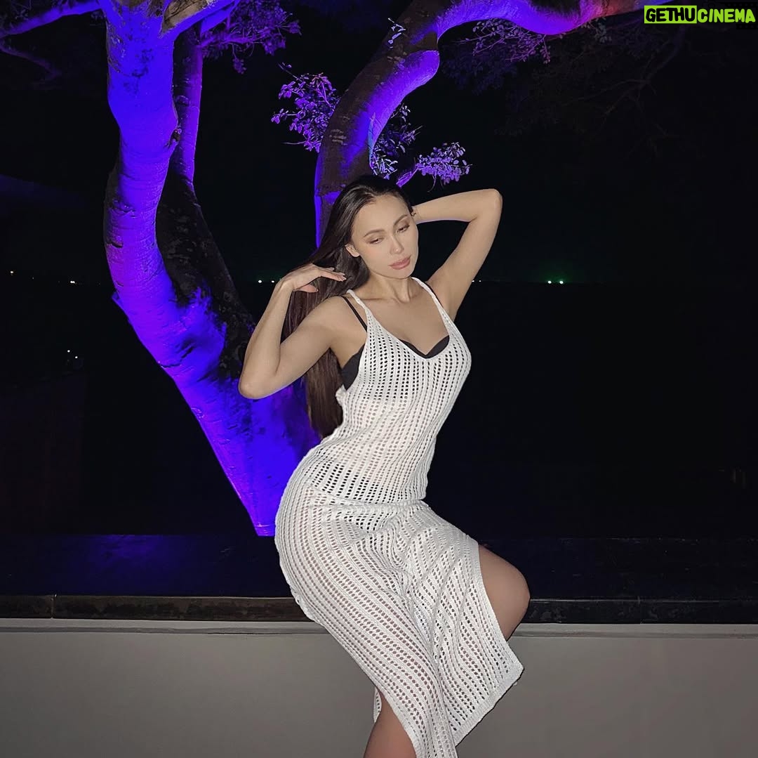 Zhanar Dugalova - 29.5K Likes - šššgood night