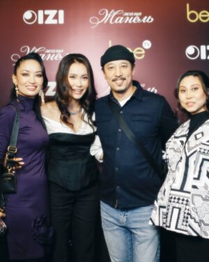 Zhanar Dugalova Instagram - #жаңажанель 💞💞📽️🎞️📺
