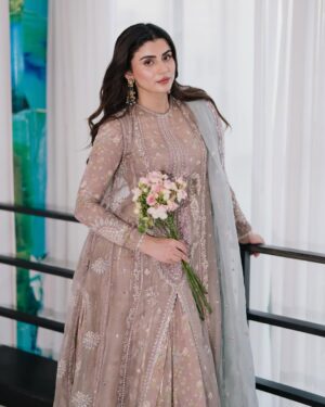 Zubab Rana Instagram - Eid Mubarak to everyone celebrating 💕💕

📸 @ihassankhan