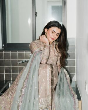 Zubab Rana Instagram - Eid Mubarak to everyone celebrating 💕💕

📸 @ihassankhan