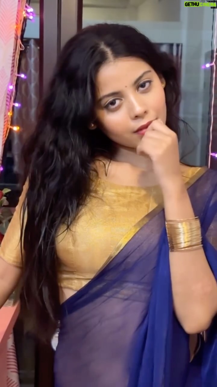anushka roy - 10.5K Likes - Side point pe aao na 🙂↕️❤️