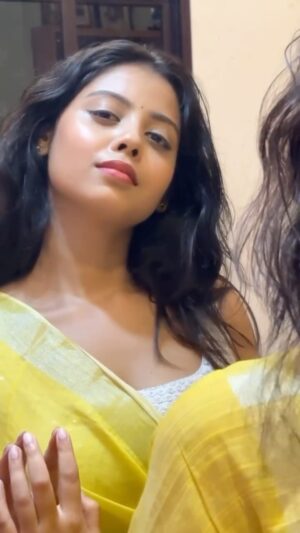 anushka roy Instagram - 👀 #reels #instagood #reelsinstagram #instagram #instalike #instagramreels #reelitfeelit #trending #love #reels #instagood