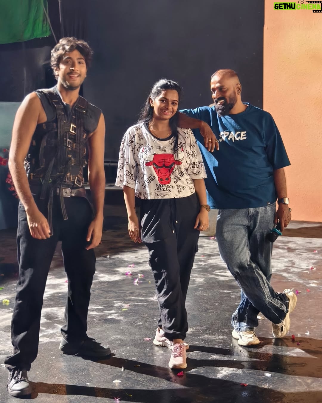 brunda Prabhakar - 8.3K Likes - #manadakadalu 🌊