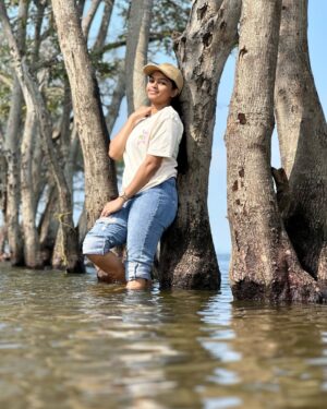 brunda Prabhakar Instagram - You’re stronger than you think 🧿

Pc - @impraveen_uniq ❤️

#brundaprabhakar #selflove #instagood #instapost #backwaters #work