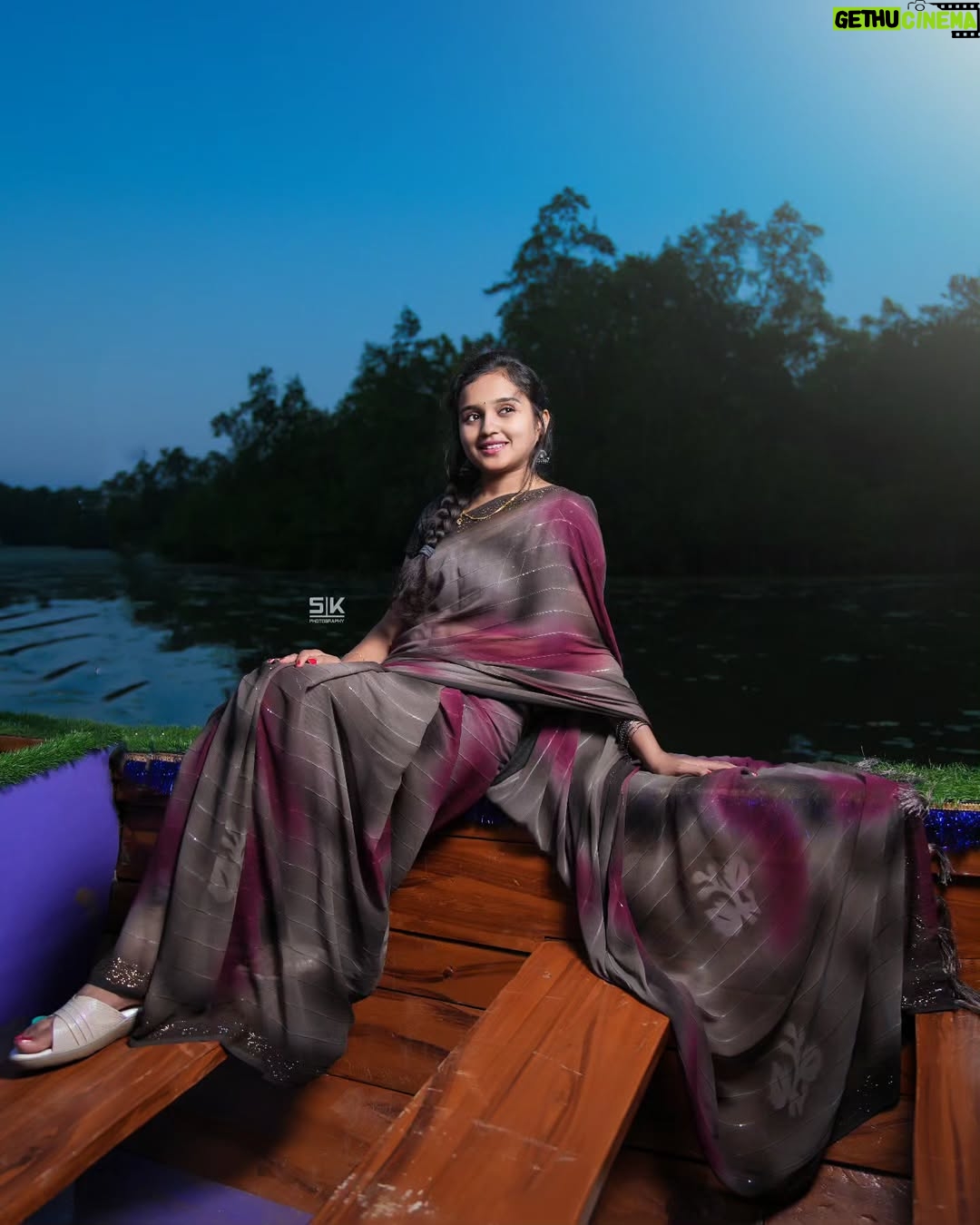 eyeconic Aishwarya - 14.6K Likes - @skphotography_sirsi
@portraits_by__sk
Inframe : @eyeconic_aishwarya
.
.
.
.
#eyeconic_aishwarya #photography #photooftheday #love #instagood #instagram #photo #nature #picoftheday #like #photographer #beautiful #follow #art #fashion #travel #bhfyp #photoshoot #likeforlikes #instadaily #naturephotography #model #me #smile #style #instalike