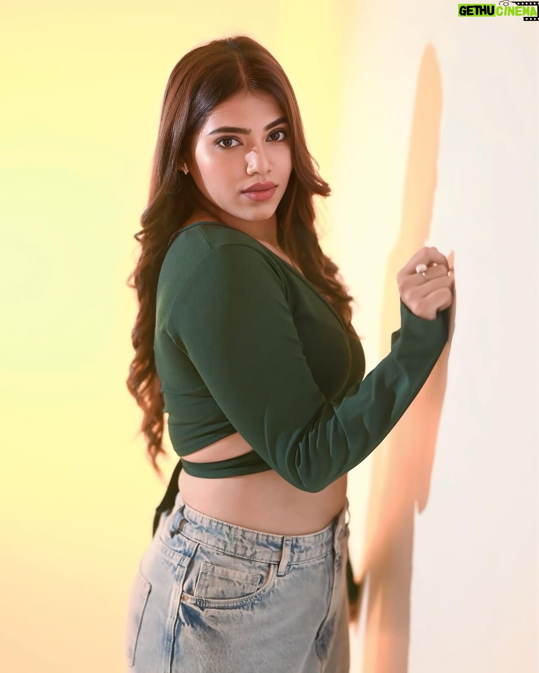 ichandanak gowda - 4.5K Likes - 😈
Clicks @framesbyvikaskakolu
Hairstyle @sinchugowda_hairstylist
#foryou #explore #instagram #instagood #anxiety #trending #pose