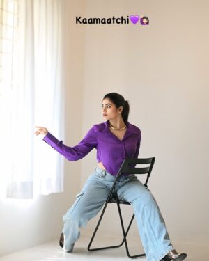 ichandanak gowda Instagram - #kaamaatchi 💜🙋🏻‍♀️

Clicks @framesbyvikaskakolu 
Hairstyle @sinchugowda_hairstylist 

#instagood #instagram #foryou #explore #poses