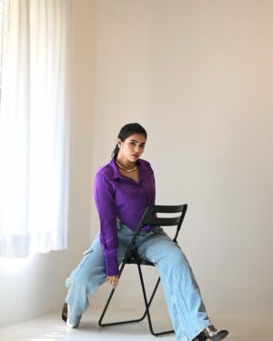ichandanak gowda Instagram - #kaamaatchi 💜🙋🏻‍♀️

Clicks @framesbyvikaskakolu 
Hairstyle @sinchugowda_hairstylist 

#instagood #instagram #foryou #explore #poses