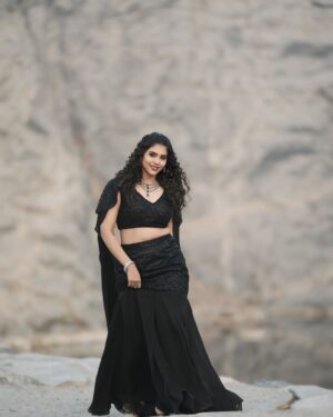 ichandanak gowda Instagram - ಕುಚ್ ಕುಚ್ ಅಂದಿದೆ ಈ ಹೃದಯ🖤

#instagood #instagram #kannadathi #black #foryou #explore