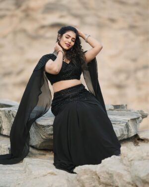 ichandanak gowda Instagram - ಕುಚ್ ಕುಚ್ ಅಂದಿದೆ ಈ ಹೃದಯ🖤

#instagood #instagram #kannadathi #black #foryou #explore