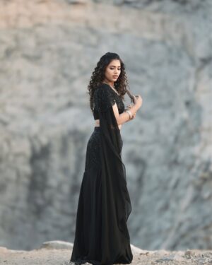 ichandanak gowda Instagram - ಕುಚ್ ಕುಚ್ ಅಂದಿದೆ ಈ ಹೃದಯ🖤

#instagood #instagram #kannadathi #black #foryou #explore