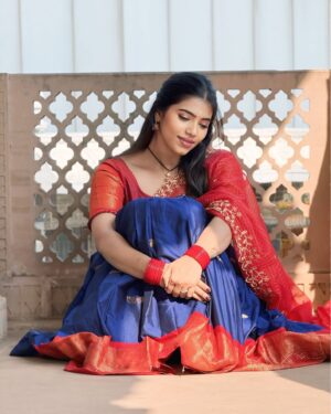 ichandanak gowda Instagram - ಯರೇ ನಿನ್ನ ಸಖ ♥️🌸

Makeup @chaithranr_artistry @iamcnr 
Costume @_purplestudios_ 

#instagood #instagram #foryou #explore #kannada #treditional