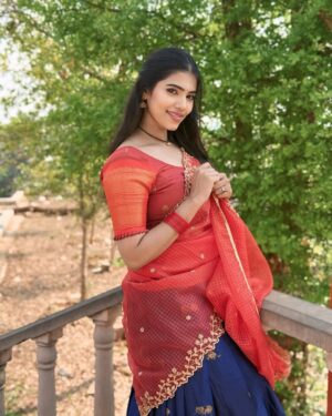 ichandanak gowda Instagram - ಯರೇ ನಿನ್ನ ಸಖ ♥️🌸

Makeup @chaithranr_artistry @iamcnr 
Costume @_purplestudios_ 

#instagood #instagram #foryou #explore #kannada #treditional
