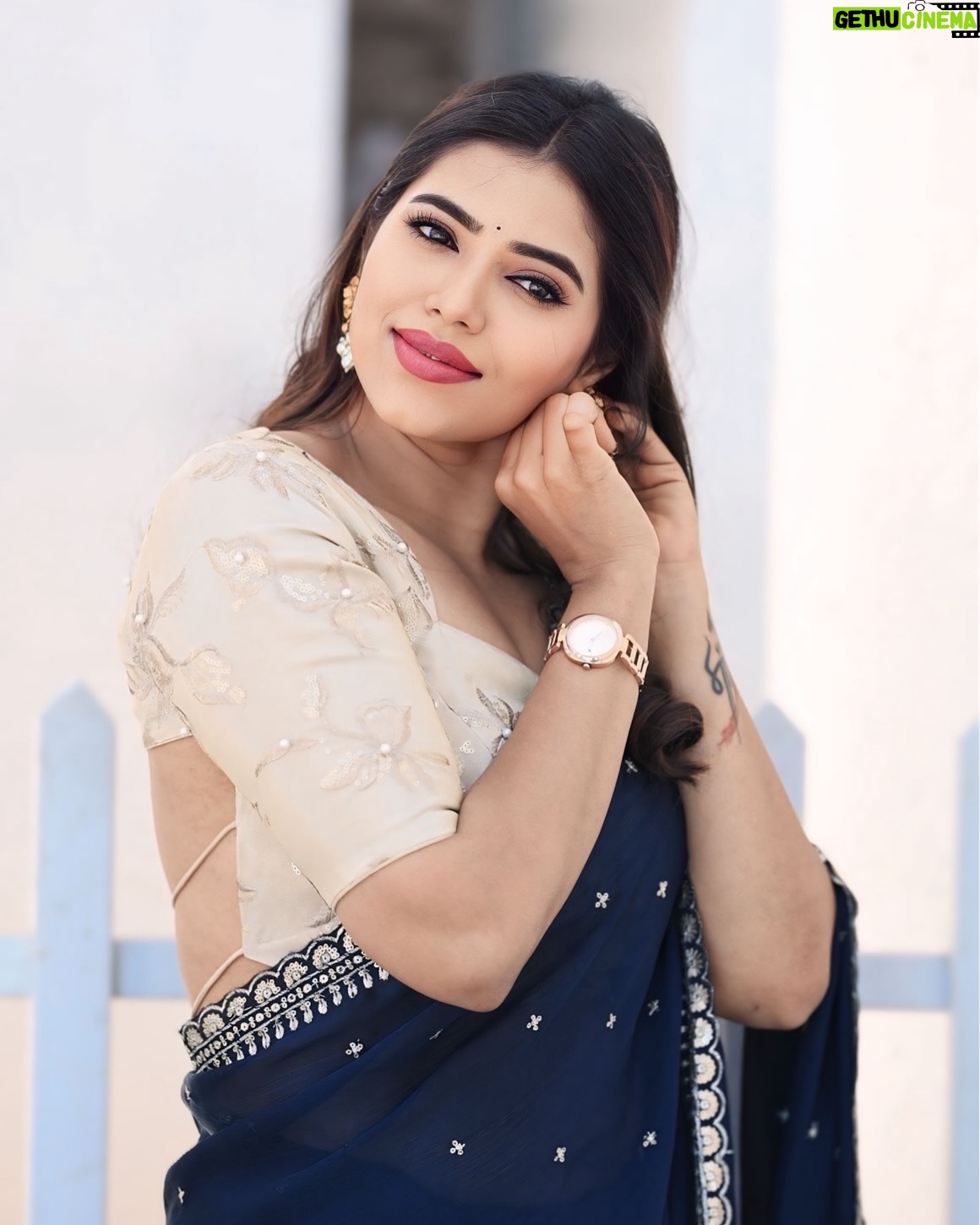 ichandanak gowda - 4.1K Likes - 🎵🎶
📸: @one8_pics
💄: @sachin_makeover
🥻: @_purplestudios_
#instagram #instagram #foryou #explorepage #saree #goodvibes