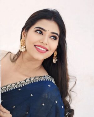 ichandanak gowda Instagram - 🎵🎶

📸: @one8_pics 
💄: @sachin_makeover 
🥻: @_purplestudios_ 

#instagram #instagram #foryou #explorepage #saree #goodvibes