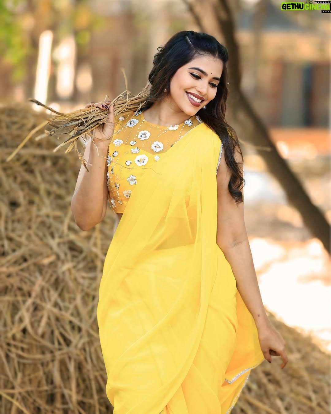 ichandanak gowda - 7.2K Likes - 🌼🌼
📸: @one8_pics
@unique_wedding_stories
MUA @sachin_makeover
#instagood #instagram #kannada #trending #foryou #explore