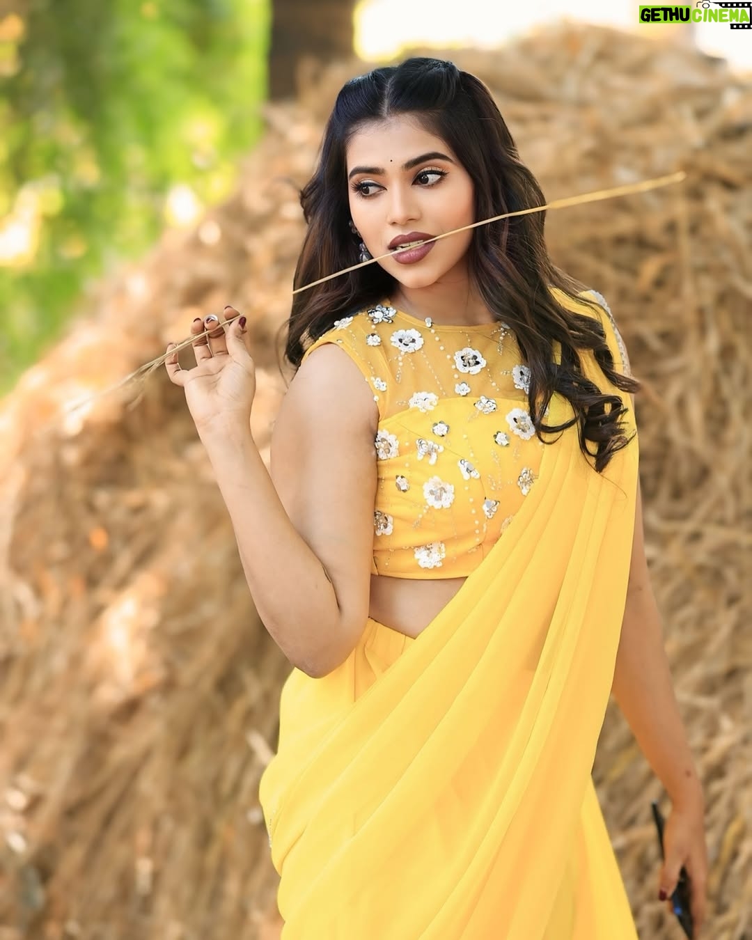 ichandanak gowda - 7.2K Likes - 🌼🌼
📸: @one8_pics
@unique_wedding_stories
MUA @sachin_makeover
#instagood #instagram #kannada #trending #foryou #explore