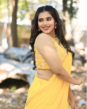 ichandanak gowda Instagram - 🌼🌼
 
📸: @one8_pics 
  @unique_wedding_stories 
MUA @sachin_makeover 

#instagood #instagram #kannada #trending #foryou #explore