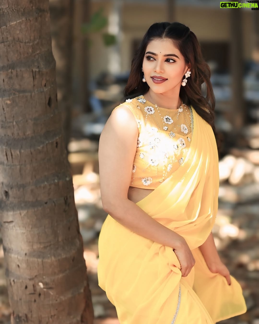 ichandanak gowda - 7.2K Likes - 🌼🌼
📸: @one8_pics
@unique_wedding_stories
MUA @sachin_makeover
#instagood #instagram #kannada #trending #foryou #explore