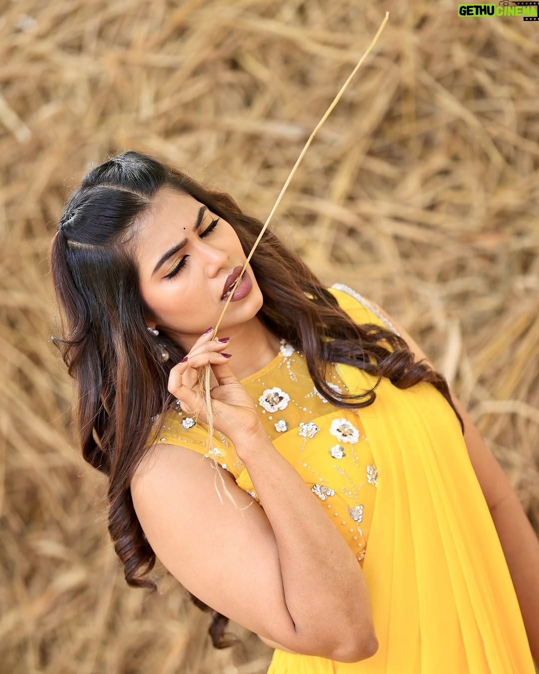 ichandanak gowda - 7.2K Likes - 🌼🌼
📸: @one8_pics
@unique_wedding_stories
MUA @sachin_makeover
#instagood #instagram #kannada #trending #foryou #explore