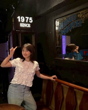 miwa Instagram - なんと！下北沢ロフトさんが、miwa15周年お祝いコーナーを作ってくださってたので、見てきました🥹🩷
すごかった🥹✨エモい、、、😭

50周年の下北沢ロフトさん✨おめでとうございます☺️✨
下北沢ロフトさん50周年×miwa15周年で何ができたらいいですね😊🩷

#miwa
#miwa15th
#下北沢ロフト