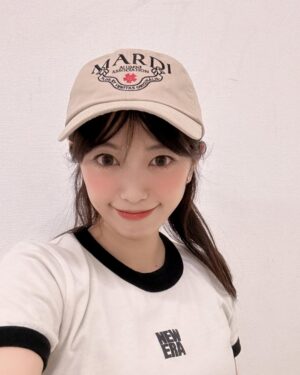 miwa Instagram - 18時からFCラジオ"yaneuradio"生配信です🩷
聴いてねー！コメントもよろしく☺️✨

#miwa
#miwa15th