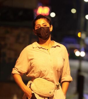 monisha Vijaykumar Instagram - Midnight madness 🧨
 #Citylights #workingstills