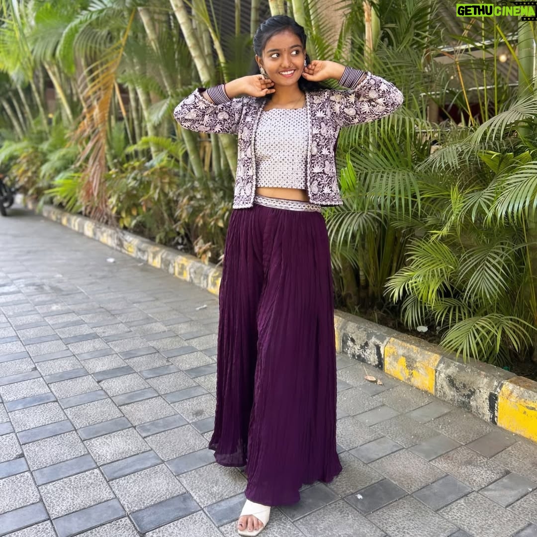 namita chidre - 21.9K Likes - 🧿🤍........@namita_chidre_
.
.
.
.
.
#trending #gotrending #viralphotos #instagood #karantaka💛❤️ #ukcrushgirl #uttarkarnatakhudagi❤️💥 #pakkannadati #kanndathi❤️💛 #kannadamusic #kanndasongs #kannadanewsong #instalove #mine