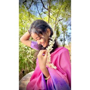 namita chidre Instagram - 💗🌸✨🧿👀@namita_chidre_
.
.
.
.
#trending #gotrending #virel #sareelove #karnataka #keepsupporting #kannadasongs