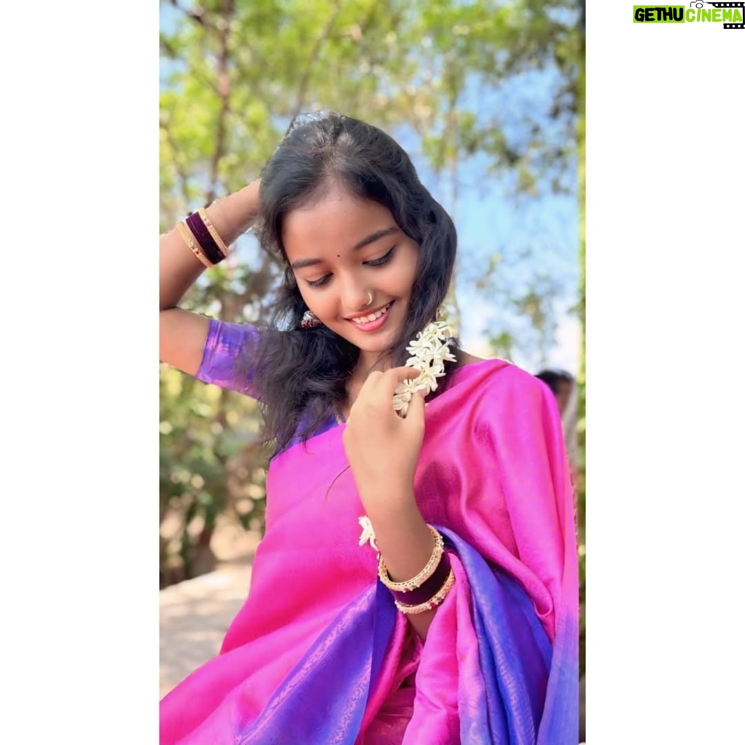 namita chidre - 13.8K Likes - 💗🌸✨🧿👀@namita_chidre_
.
.
.
.
#trending #gotrending #virel #sareelove #karnataka #keepsupporting #kannadasongs