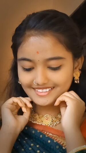 namita chidre Instagram - Nivee Nana Ganda rii...😁♥️🙈🩷..........@namita_chidre_ 
.
.
.
.
#trending #gotrending #viralvideos #janpadalovers❤️ #janpadasadreels #janpadalovers❤️🌍 #janpadasongs❤️ #janapada #viral #explorepage✨ #fyp #uttarkarnatakhudagi❤️💥 #pakkannadati #instagood #kanndathi❤️💛 #janpda✌️🖤👻⚡😚🔥 #crushnamita🫶 #reelsinstagram #ukcrushgirl #ukhudagi💗🙏 #instagram #kannadareels #kannadacouples