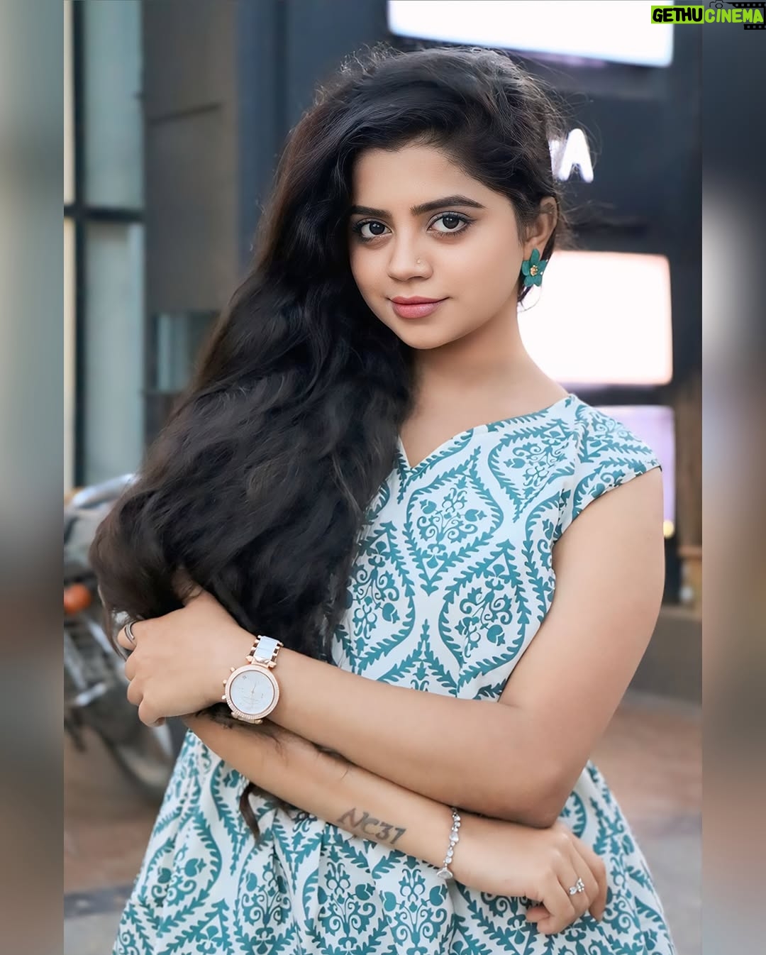 nethra gowdaa - 5K Likes - Sparkle like you mean it āØš
Pc š·: @let_me_click_this_chick