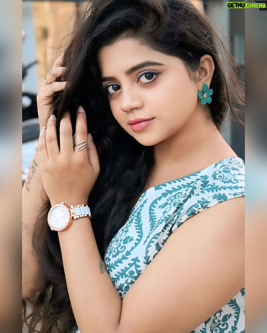 nethra gowdaa - 5K Likes - Sparkle like you mean it āØš
Pc š·: @let_me_click_this_chick