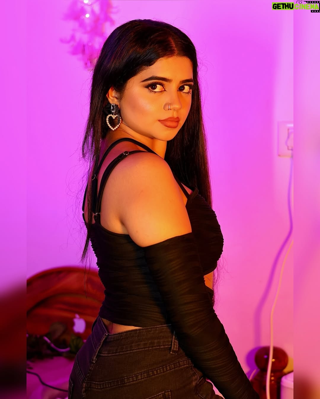 nethra gowdaa - 7.1K Likes - Sweet and sour ā¤ļøāš„>>>> swipe
#nethragowda #newpost #love
