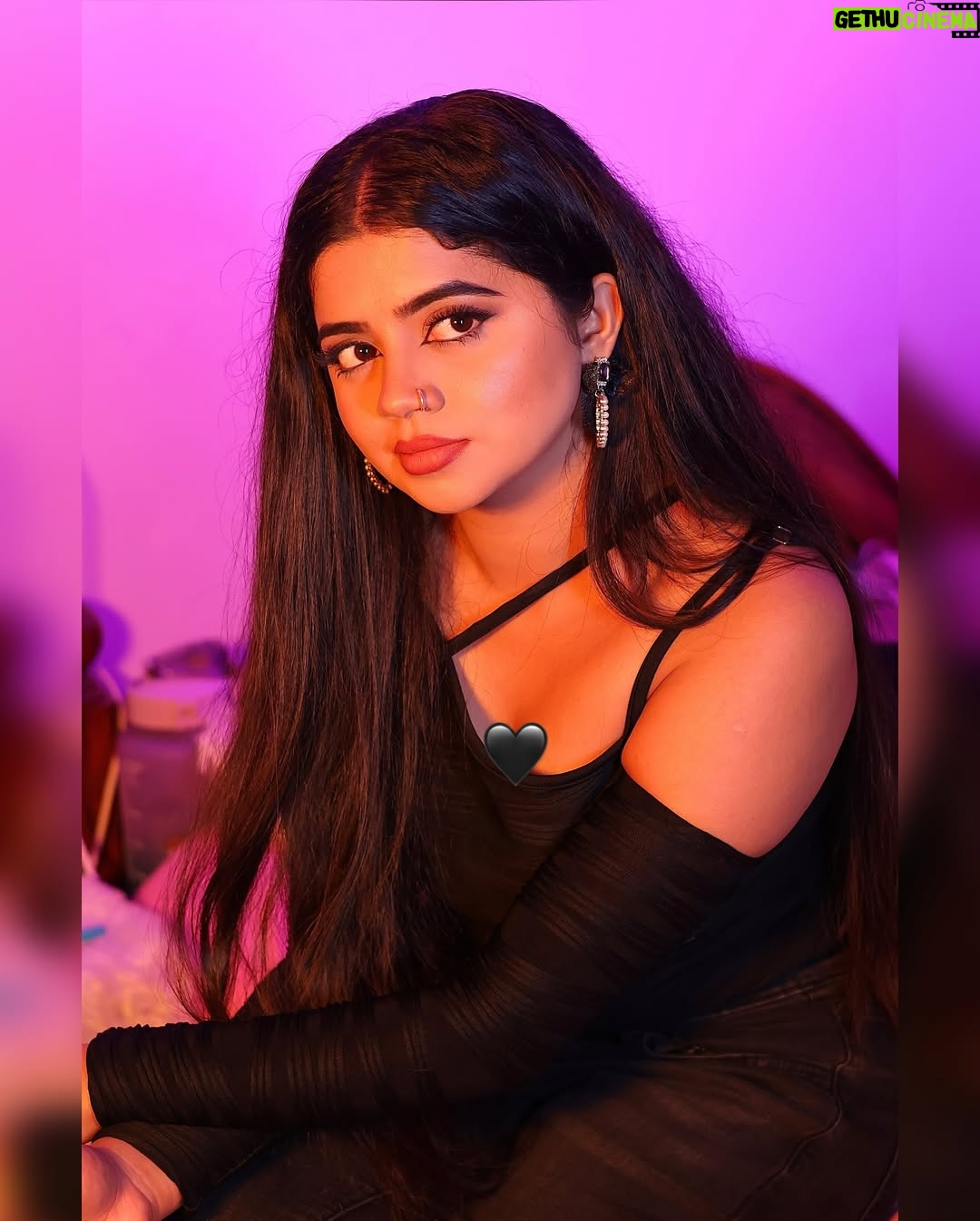 nethra gowdaa - 7.1K Likes - Sweet and sour ā¤ļøāš„>>>> swipe
#nethragowda #newpost #love