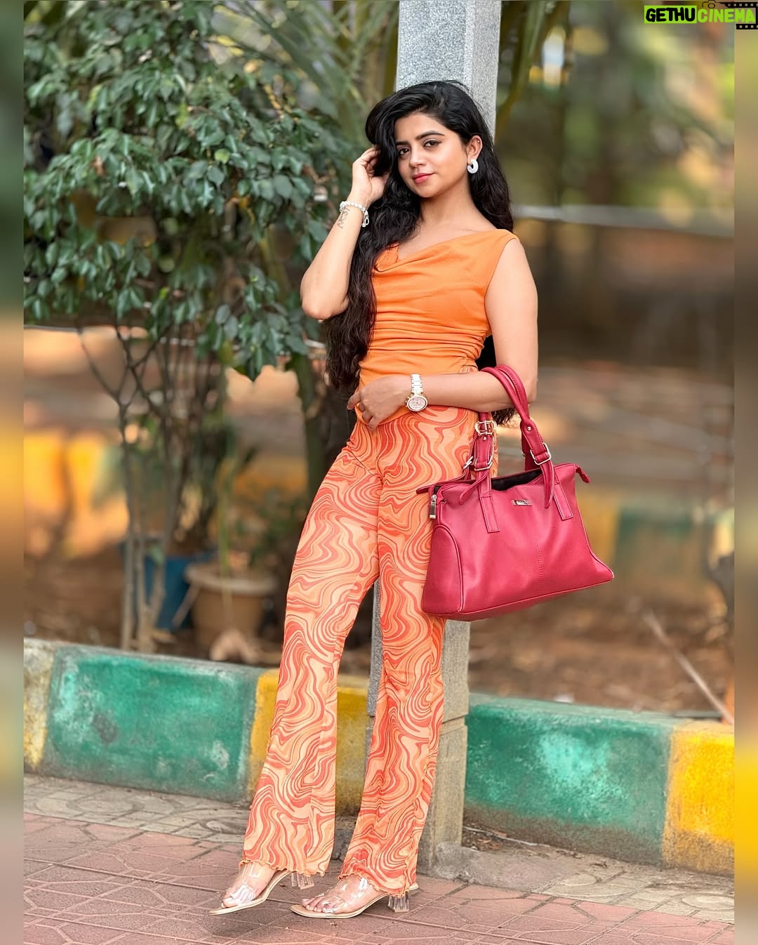 nethra gowdaa - 5.7K Likes - Never compare š§”š¤ļø
#nethragowda #sunnyvibes