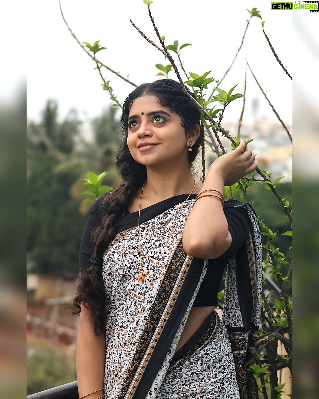 nethra gowdaa - 10K Likes - Happiness is the best Makeup š¤
#nethragowda