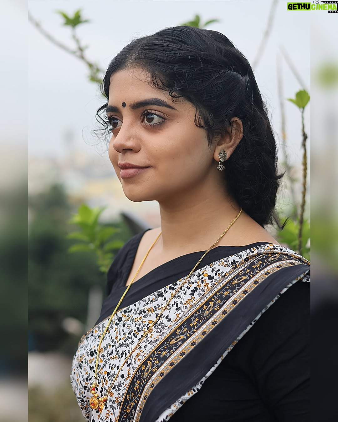 nethra gowdaa - 10K Likes - Happiness is the best Makeup š¤
#nethragowda