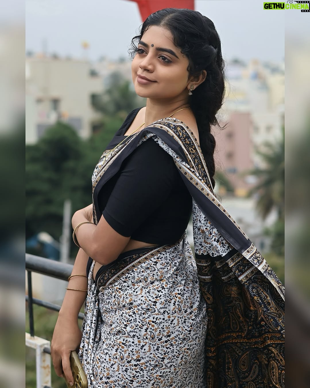 nethra gowdaa - 10K Likes - Happiness is the best Makeup š¤
#nethragowda