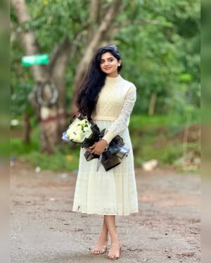 nethra gowdaa Instagram - <Swipeee☺️🤍✨ 
#nethragowda