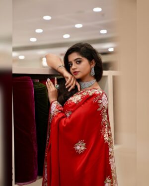 nethra gowdaa Instagram - Don’t forget to be awesome!😇

Pc📸: @srjamanu 🥰