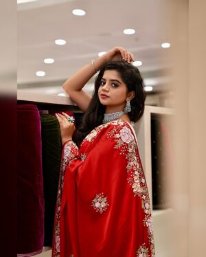 nethra gowdaa Instagram - Don’t forget to be awesome!😇

Pc📸: @srjamanu 🥰