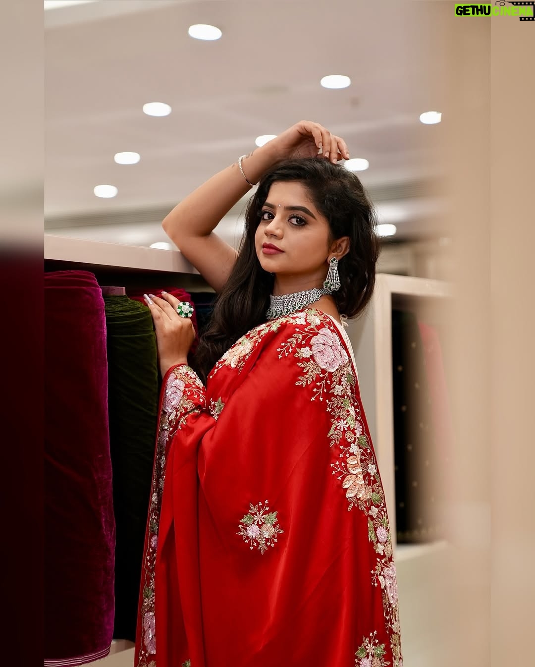 nethra gowdaa - 9.7K Likes - Donāt forget to be awesome!š
Pcšø: @srjamanu š„°